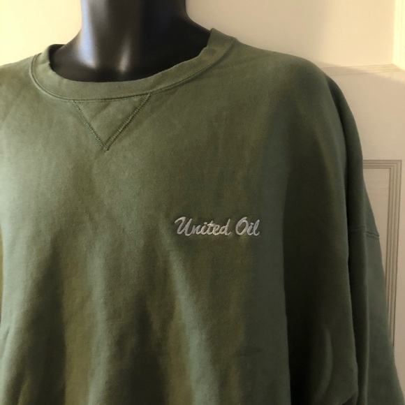 United Oil Sweater - Picture 3 of 5